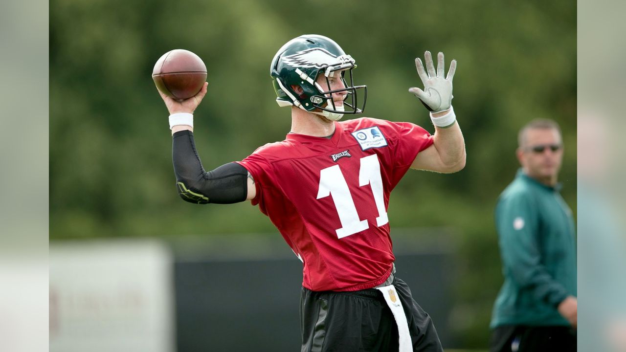 QB Carson Wentz