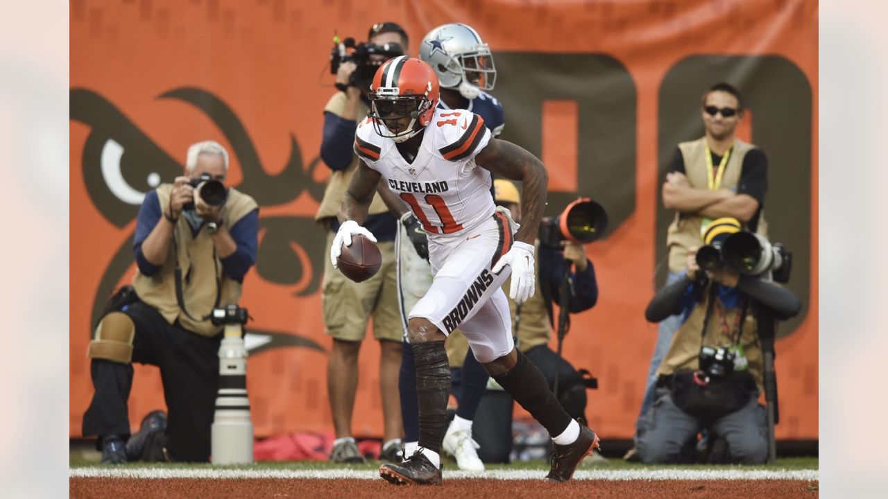 Several Browns Players Change Jersey Numbers, Including WR Terrelle Pryor  to No. 17 - Dawgs By Nature