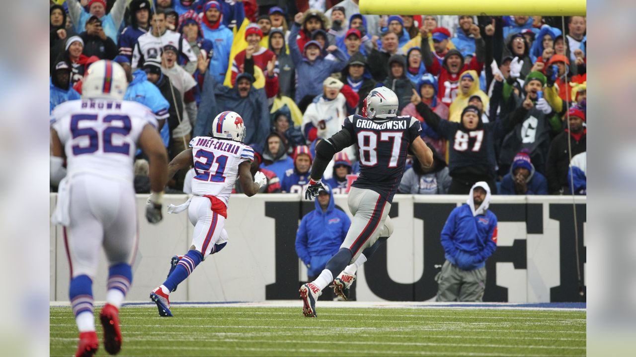 WATCH: Rob Gronkowski hauled in a stunning catch for a TD on his New  England Patriots return, NFL News