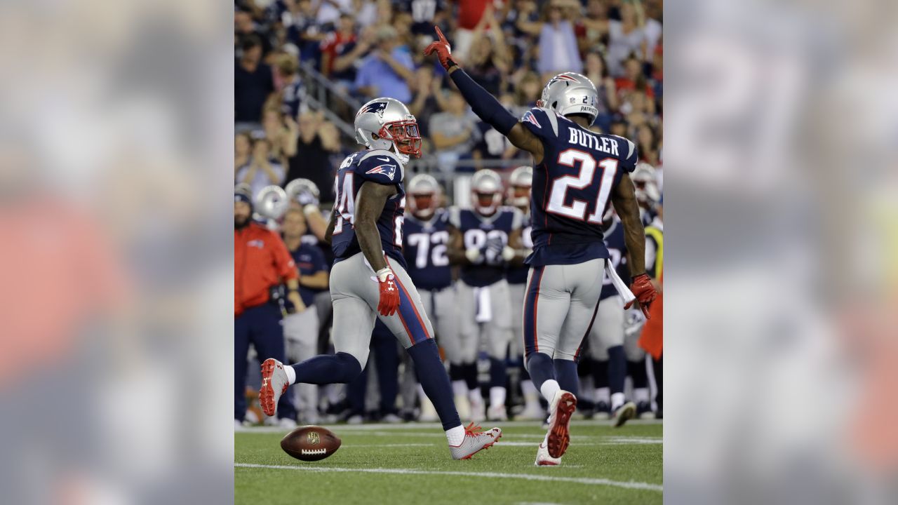 New England Patriots V'Angelo Bentley (9) tries to elude Chicago Bears'  Jacquizz Rodgers (35) during a kick return during the first half of a  preseason NFL football game Thursday, Aug. 18, 2016