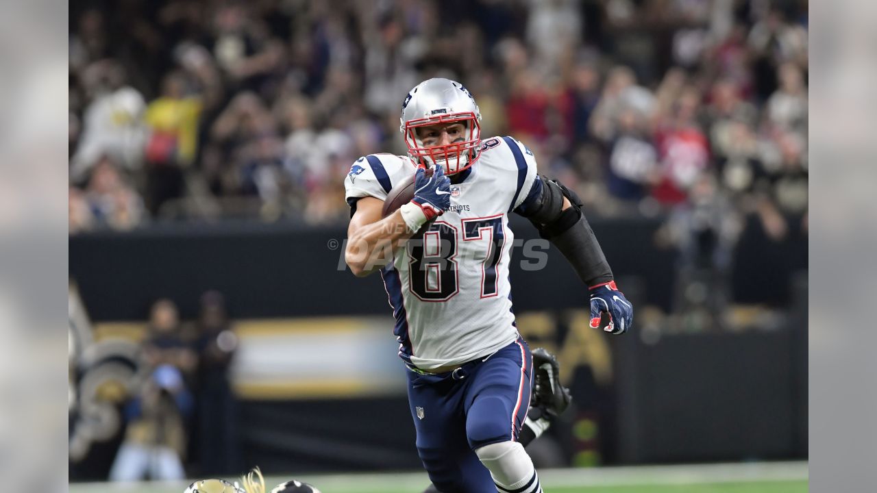 Brady torches Saints in 36-20 Patriots victory