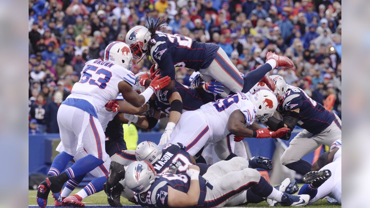 Patriots don't even need Tom Brady to throw a touchdown as defense baffles  bumbling Bills – New York Daily News