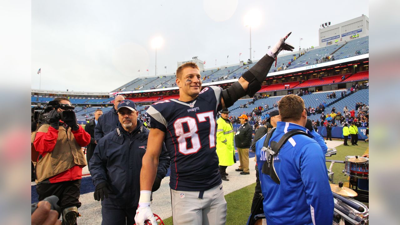 Brady throws 4 TDs in Patriots 41-25 win over Buffalo Bills