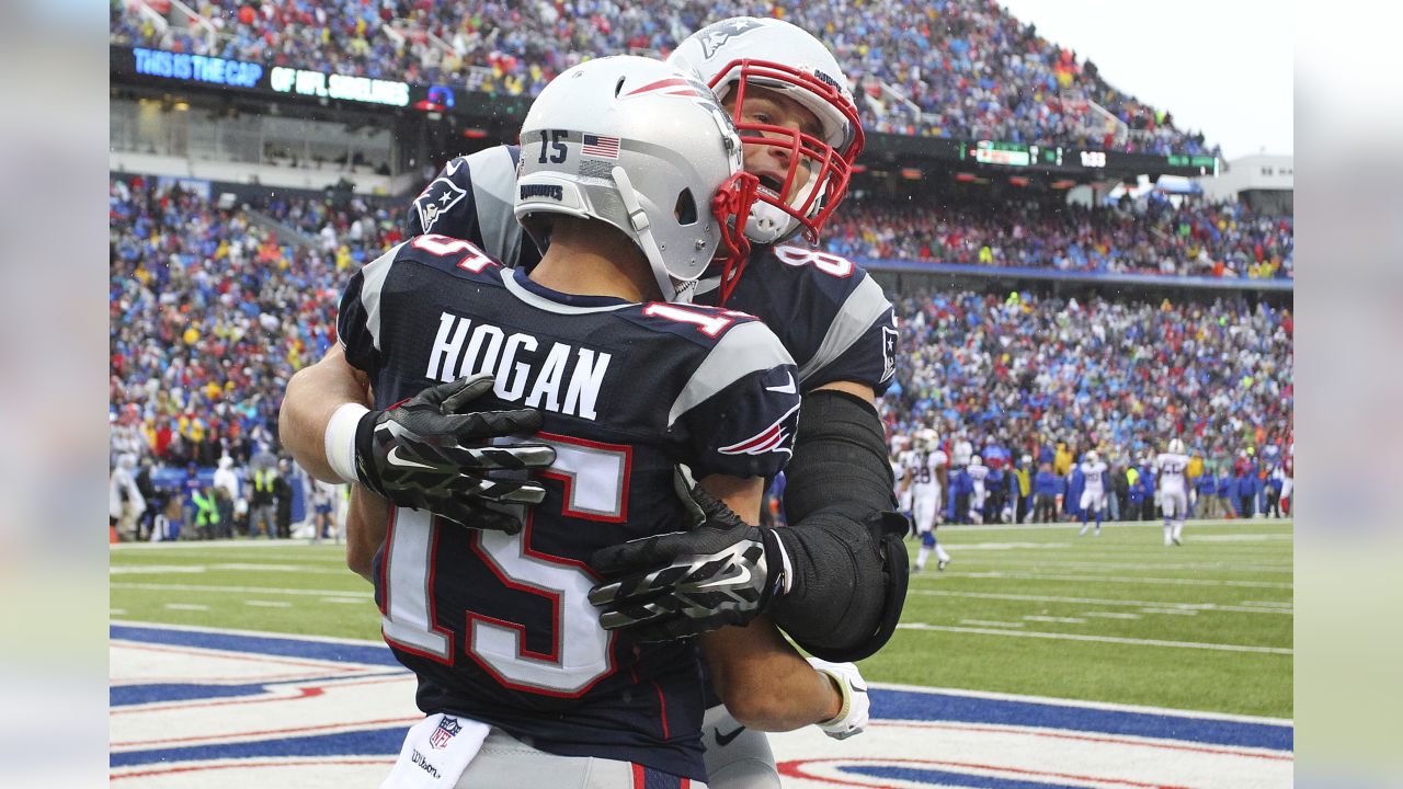 Tom Brady throws 4 TDs as Patriots defeat Bills - ABC7 New York