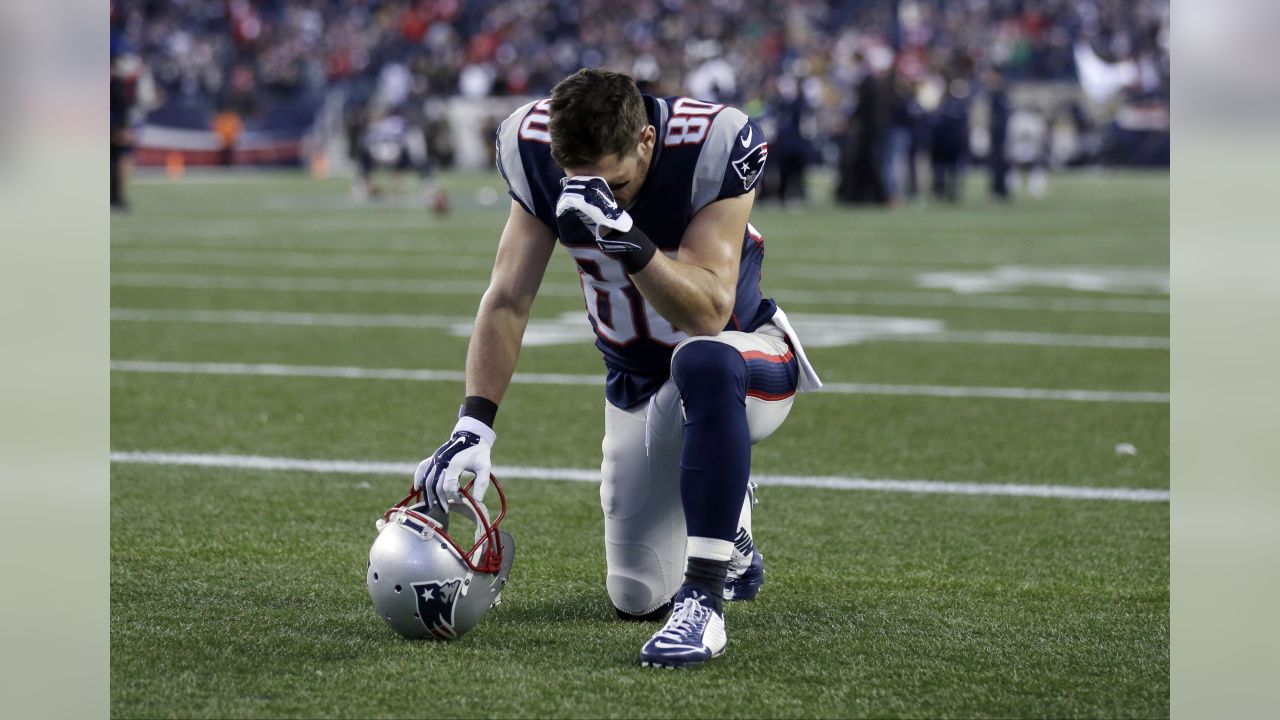 Foxborough, Massachusetts, USA. 30th Sep, 2018. Miami Dolphins wide  receiver Danny Amendola (80) walks the sideline during the NFL game between  the New England Patriots and the Miami Dolphins held at Gillette