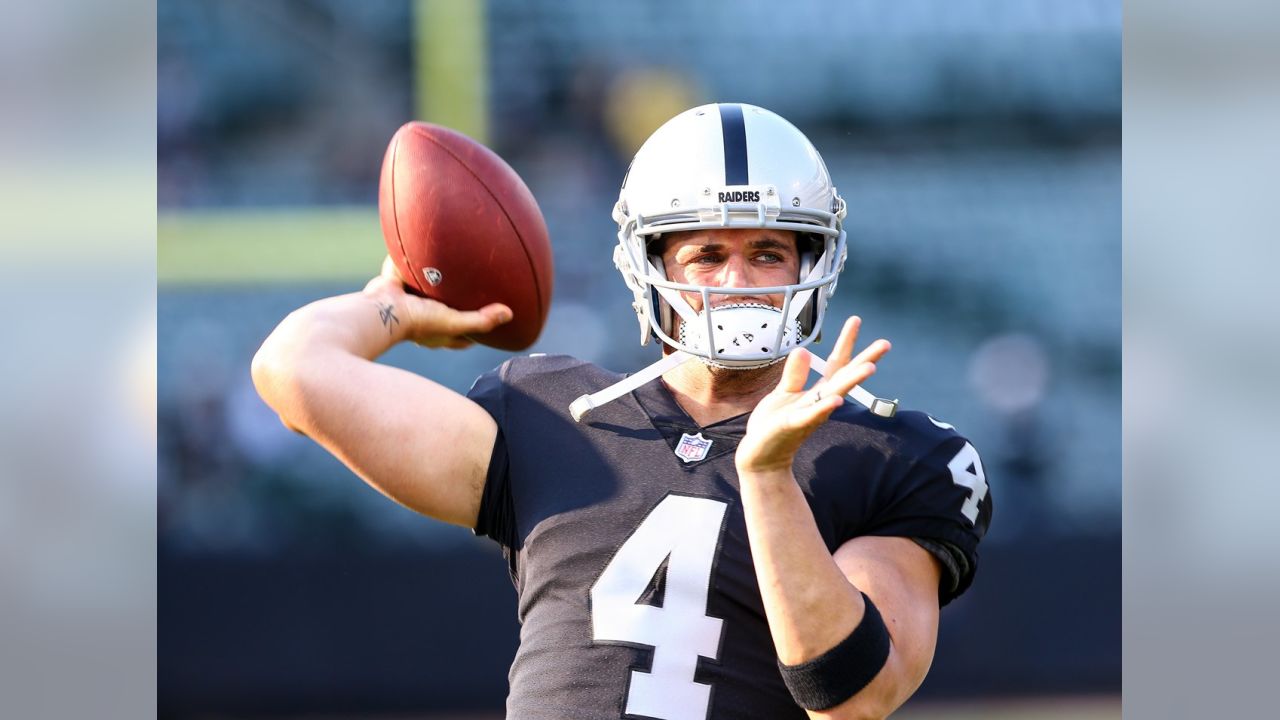 QB Derek Carr