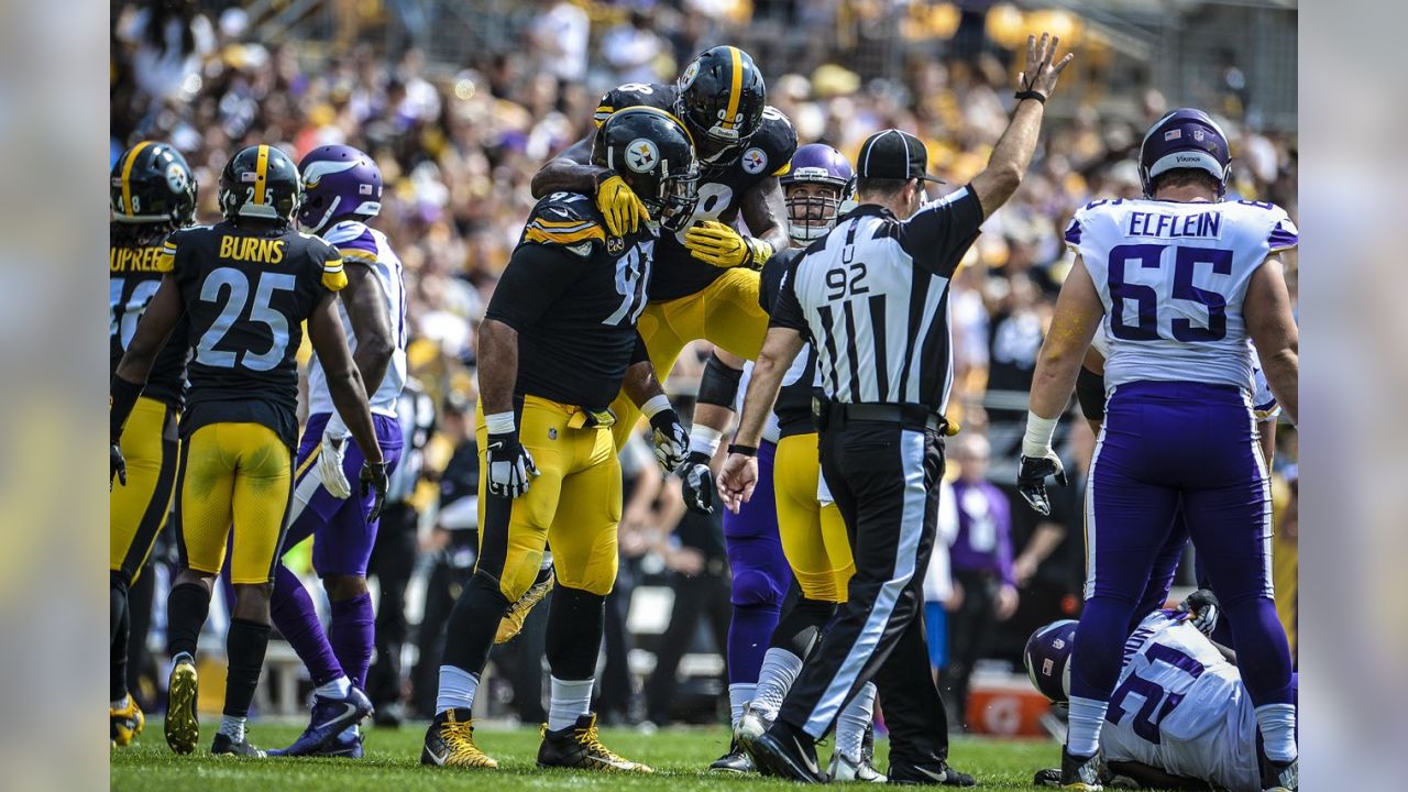 Steelers shut down Bradford-less Vikings in 26-9 victory