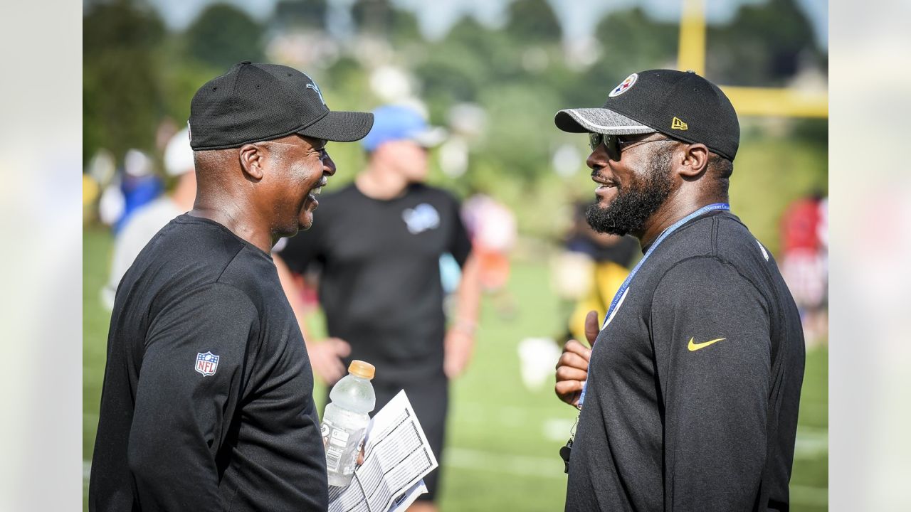 Steelers 'close' to re-signing Foster, DeAngelo Williams hears Mike Tomlin  and more 