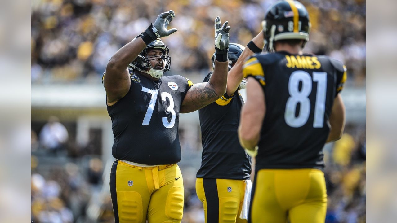 NFL on FOX - Pittsburgh Steelers stars Ben Roethlisberger and James  Harrison pulled off a jersey swap in real life 