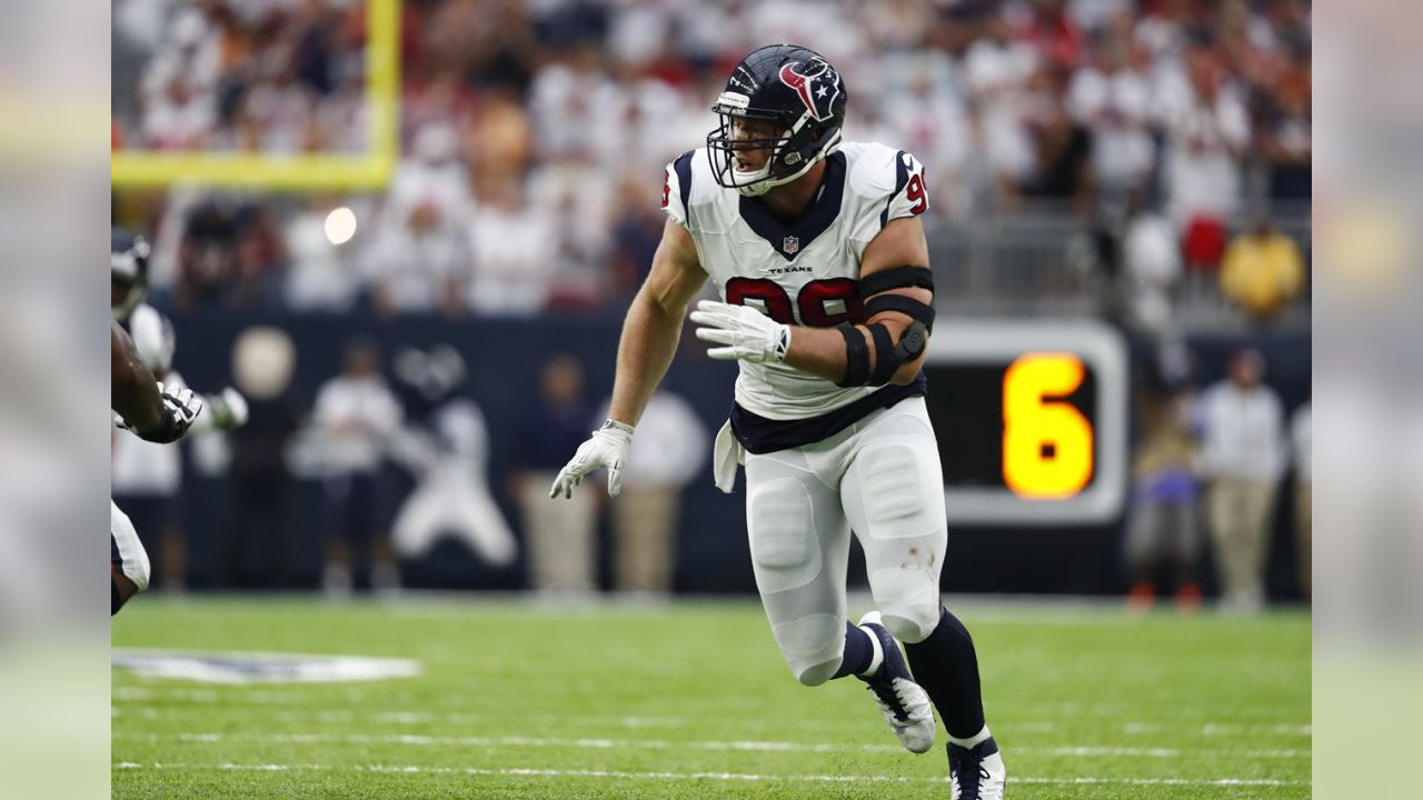 Breakfast J J Watt Surprises Chicharito Mexico