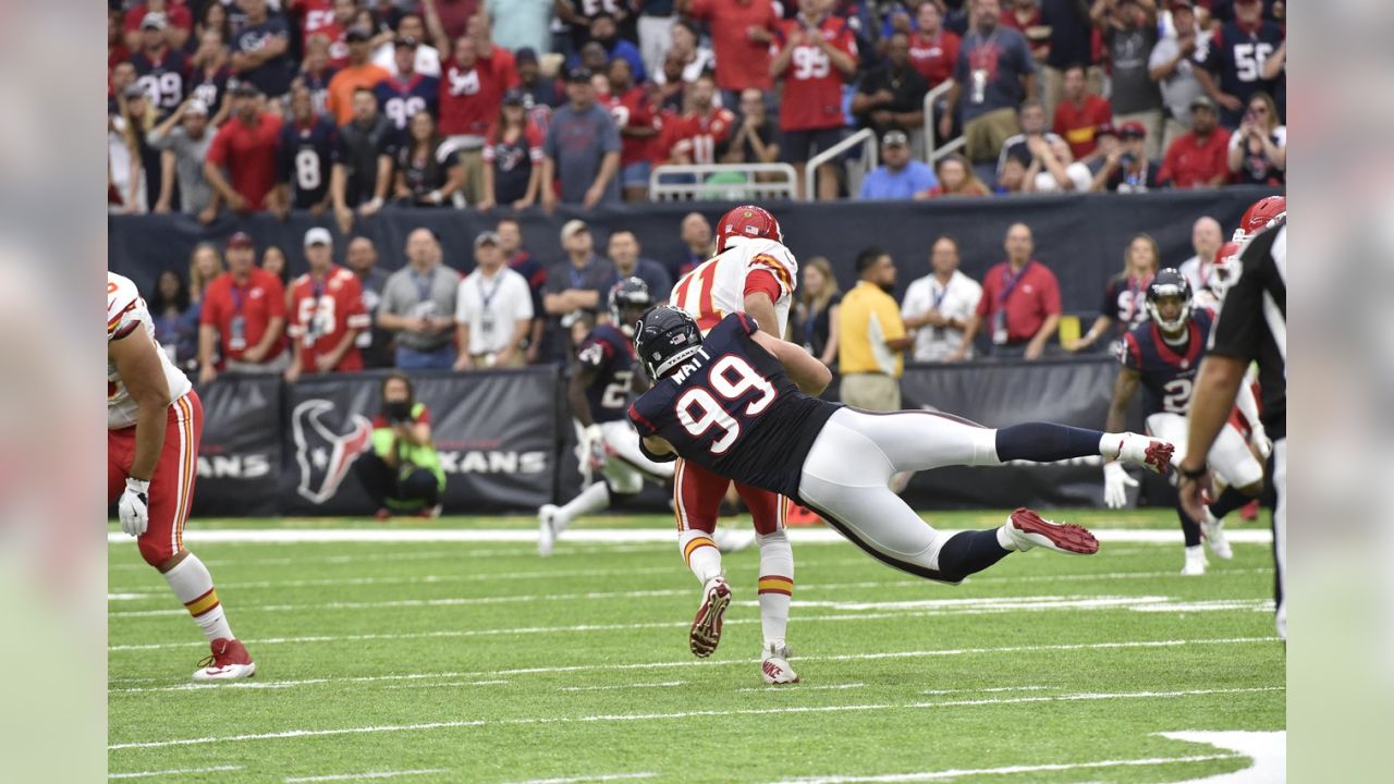 Breakfast J J Watt Surprises Chicharito Mexico