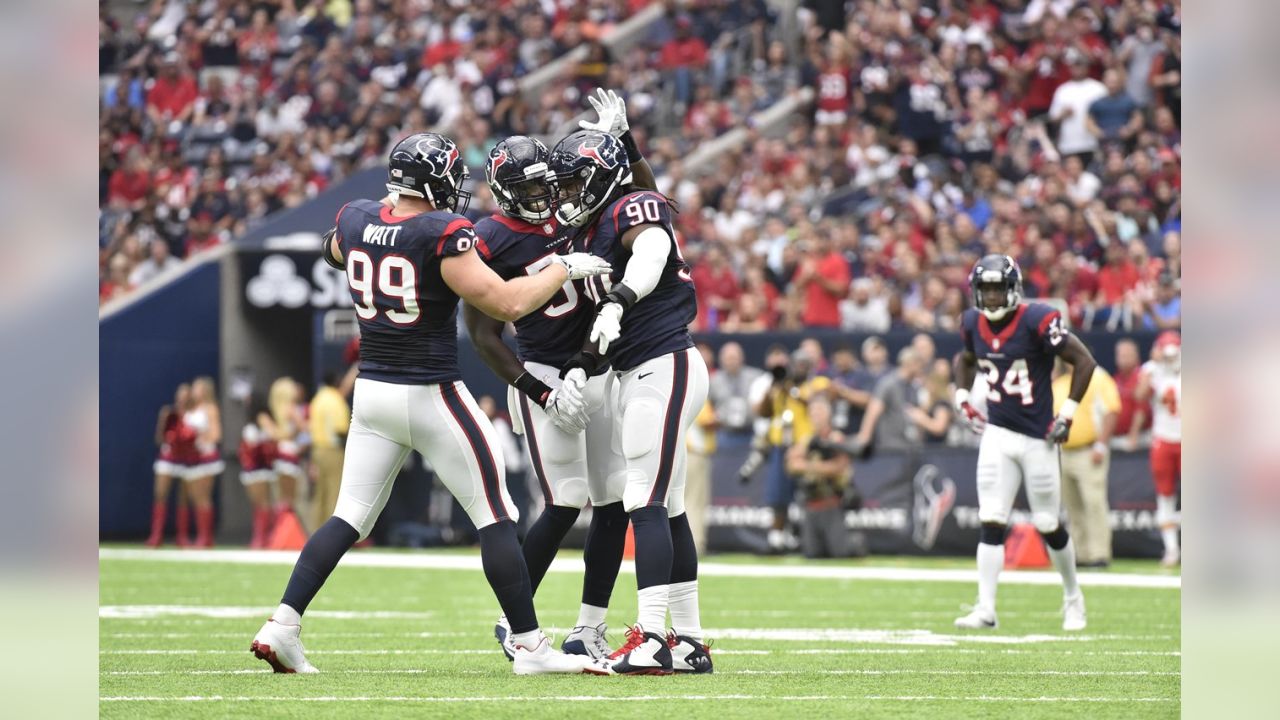 Breakfast J J Watt Surprises Chicharito Mexico
