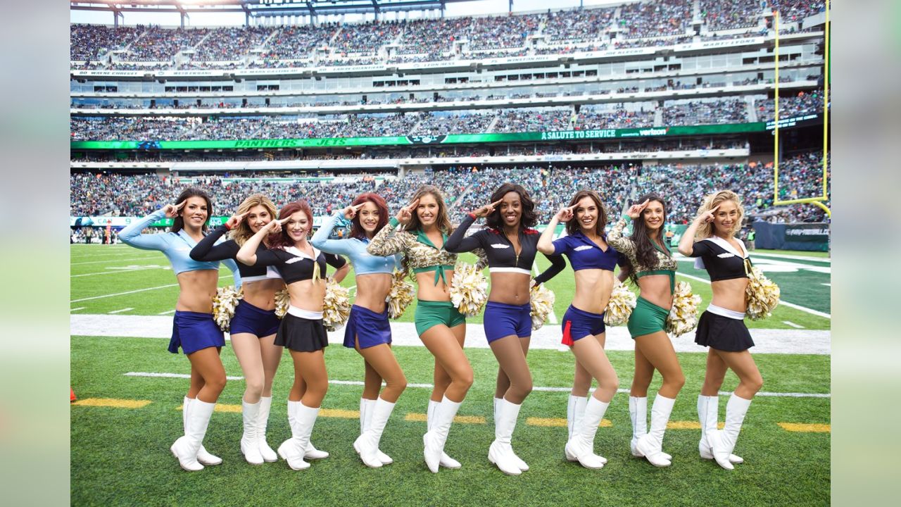 Looks We Love: NFL Cheerleaders Salute in Style!