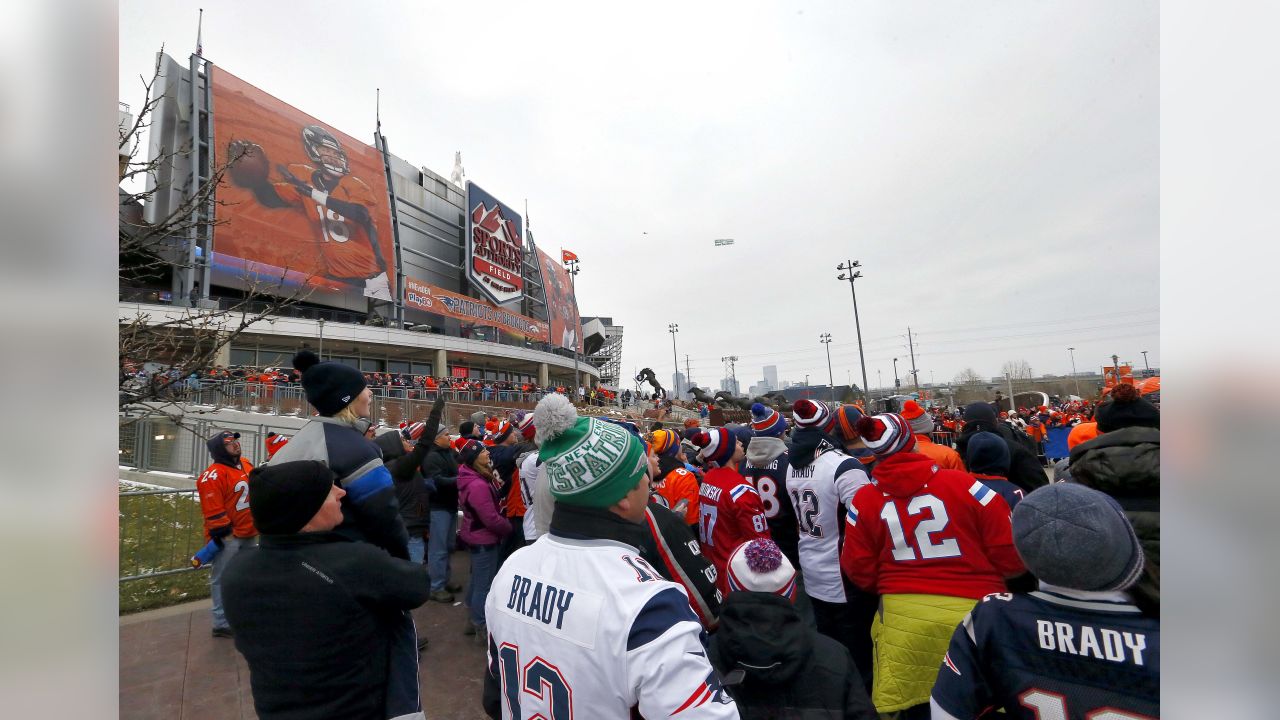 Pregame photos: Broncos arrive and prepare for Week 12 game vs