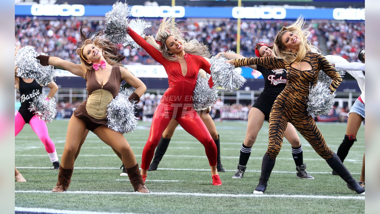 Patriots Cheerleaders Wear Halloween Costumes, Throwback Uniforms to  Celebrate Month of October (Photos) 