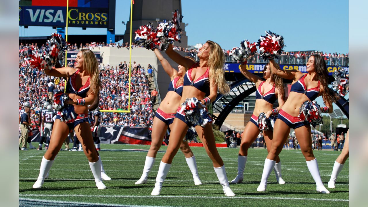 Patriots Cheerleaders on X: Karen and Maddy enjoyed meeting fans at  Patriots Premiere, held to raise funds for families in need in New England.   / X