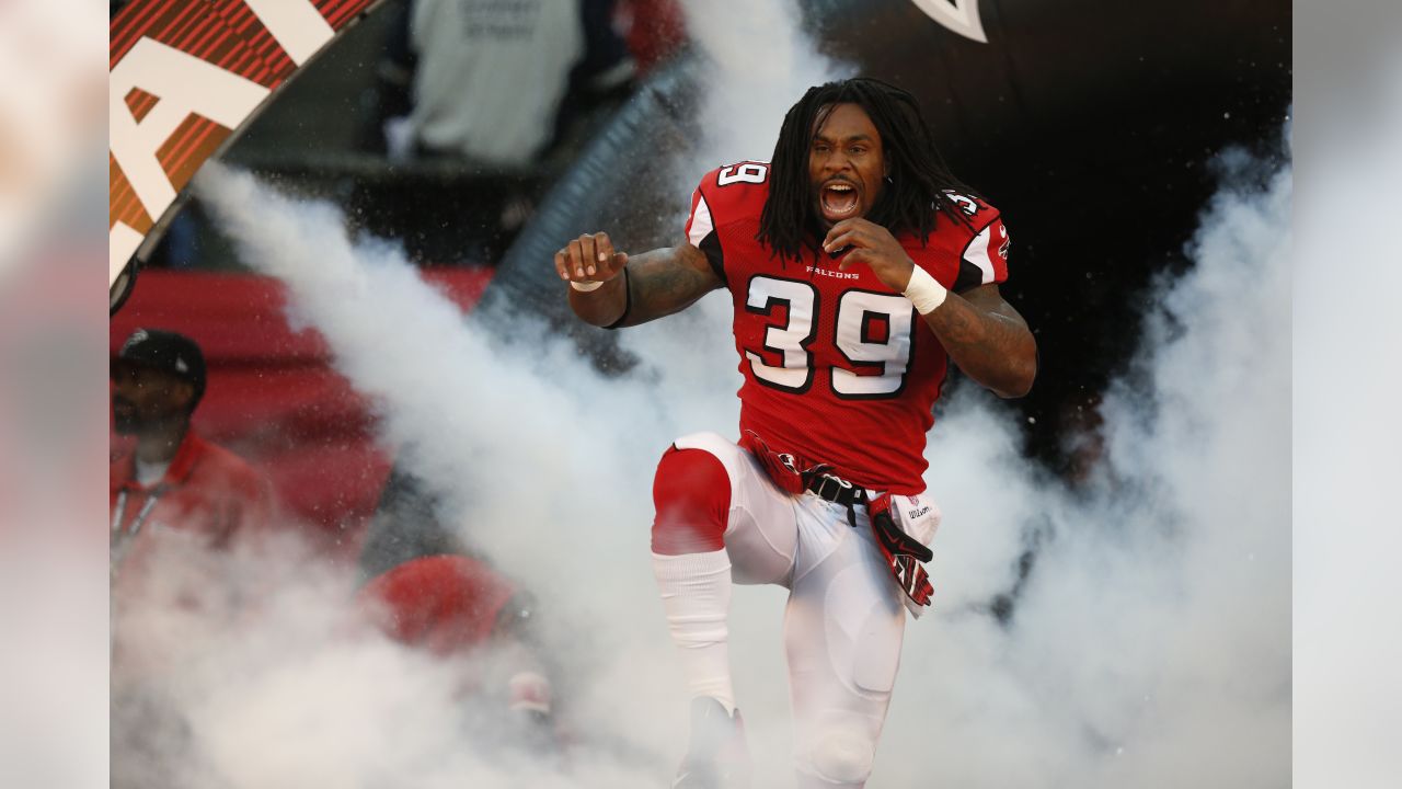 Patriots sign RB Steven Jackson; Release DL Ishmaa'ily Kitchen