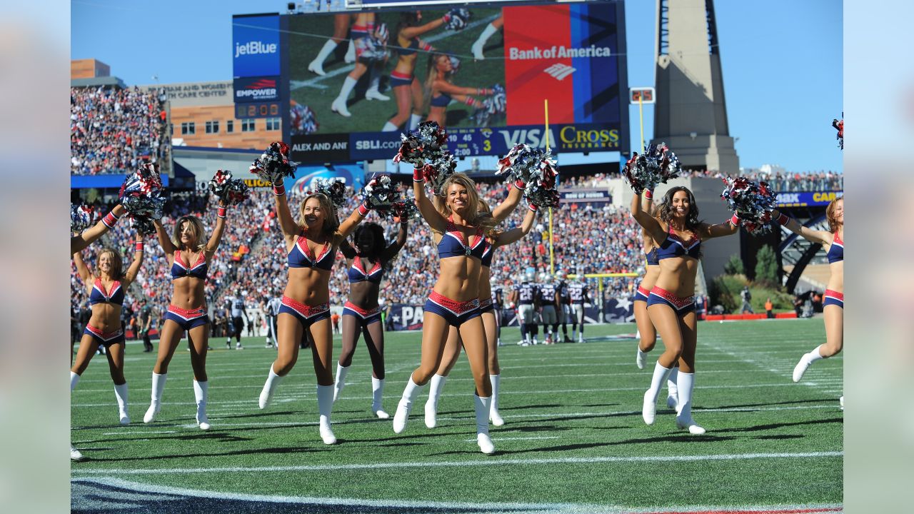 Patriots Cheerleaders on X: Karen and Maddy enjoyed meeting fans at  Patriots Premiere, held to raise funds for families in need in New England.   / X