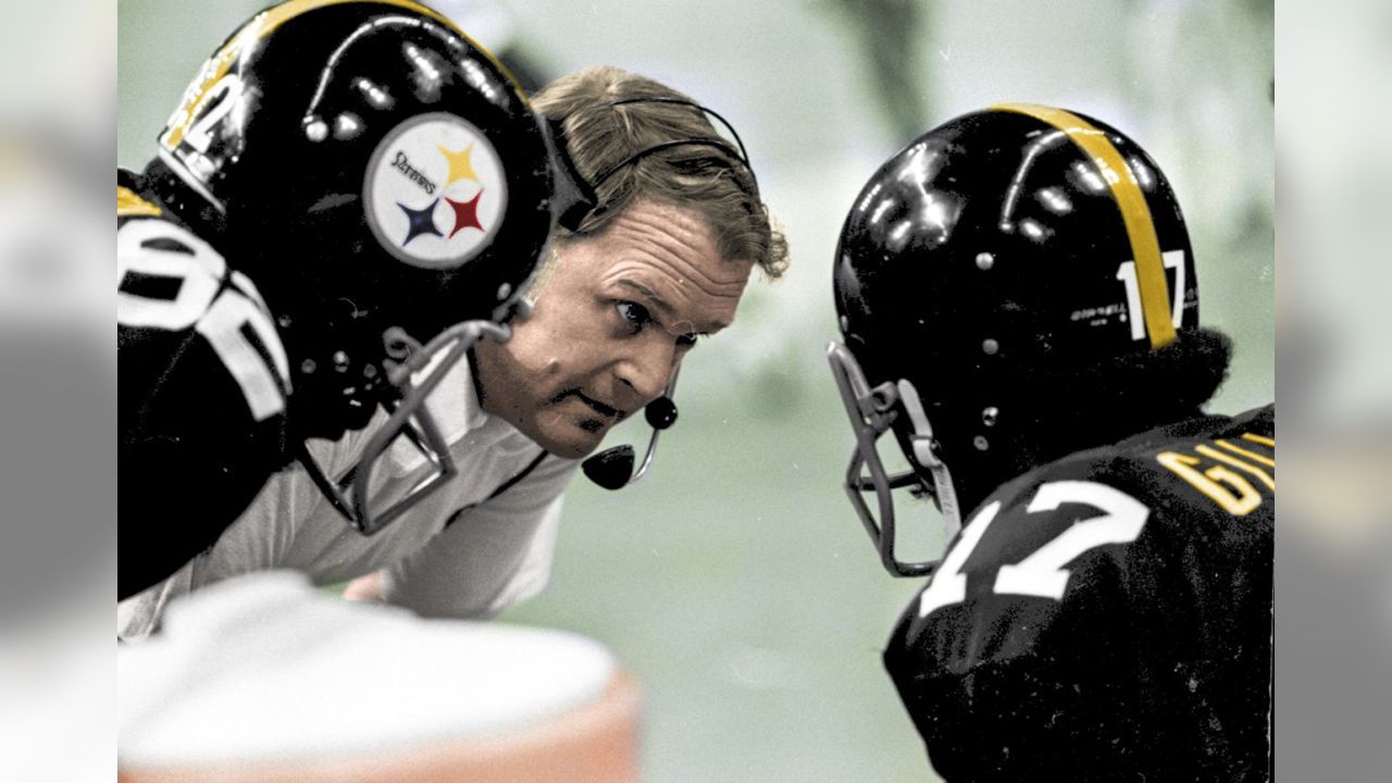 All-Pro cornerback Mel Blount of the Pittsburgh Steelers nudged teammate  Jimmy Allen during practice, Sept. 16, 1977. Blount and the Steelers ended  an eight-week contract dispute Thursday. Allen was Blount's replacement  during