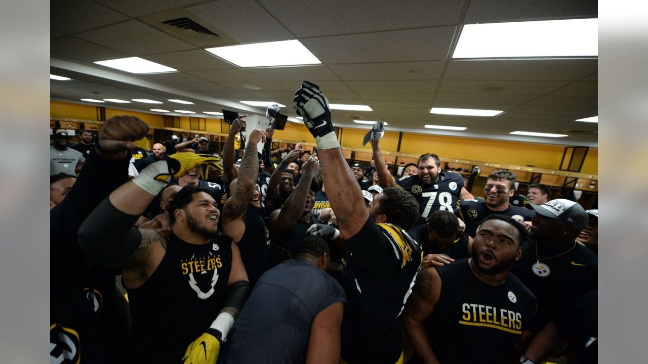 Pittsburgh Steelers 1995 AFC Champions Locker Room - Depop