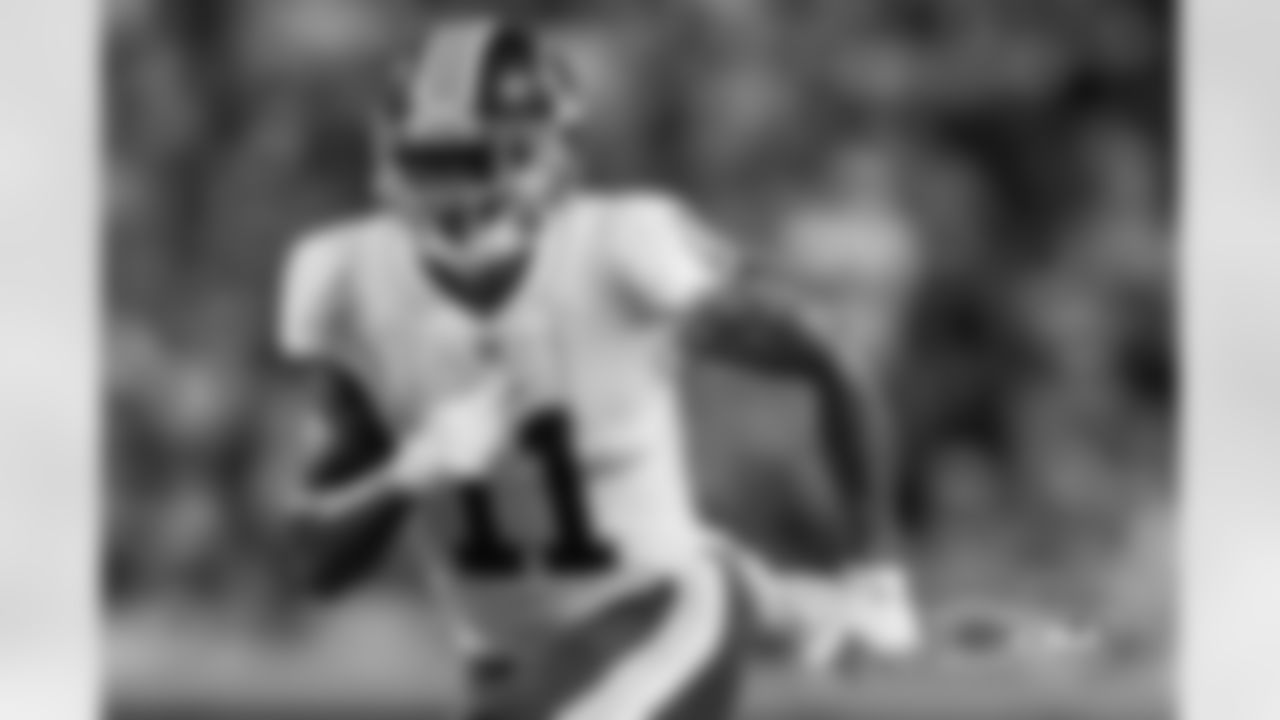 Terrelle Pryor, WR
Old team: Redskins
New team: unsigned
Photo credit: AP Photo