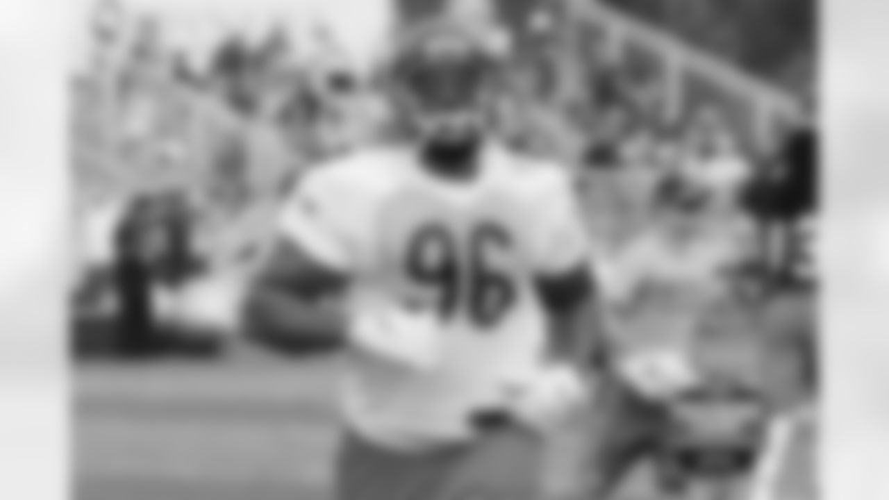 DL Akiem Hicks