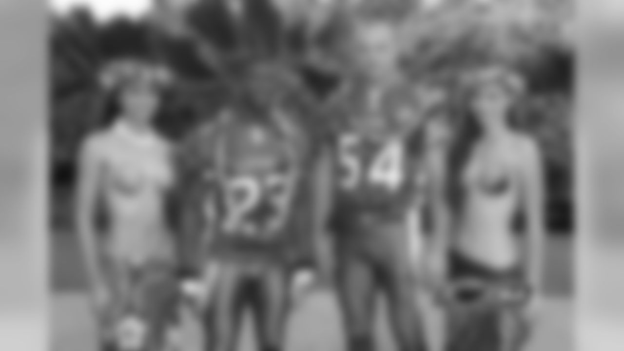 KR Jerry Azumah, LB Brian Urlacher
(Photo from 2004 Pro Bowl)