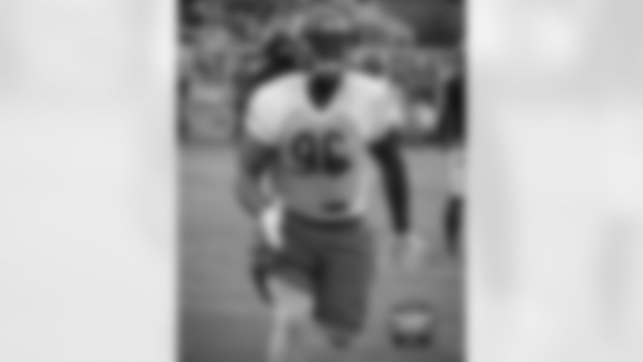 DL Akiem Hicks