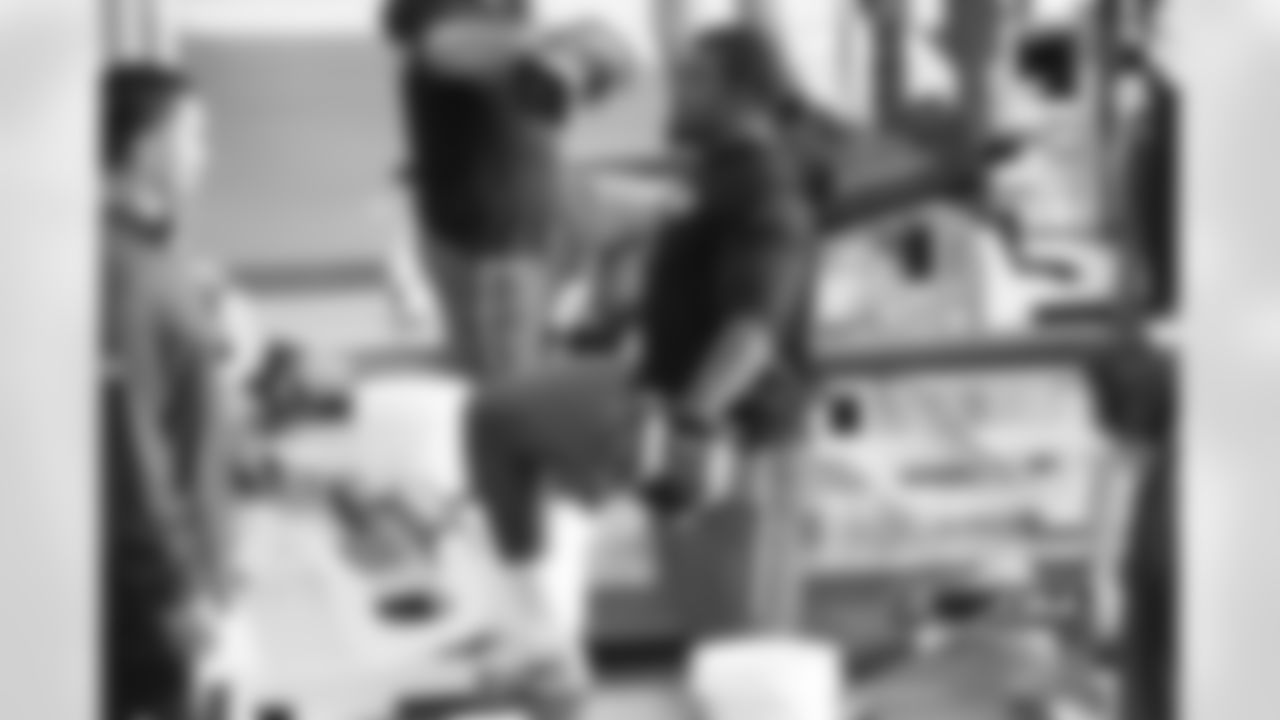 T Bobby Massie
