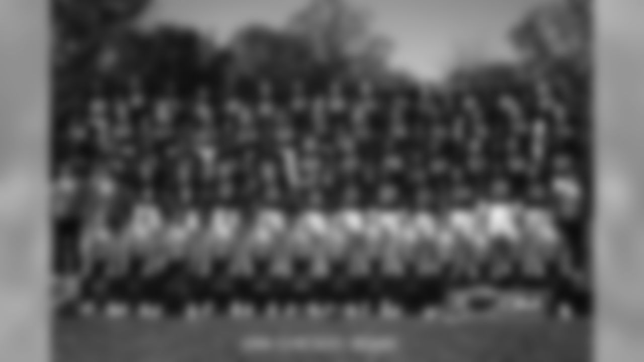 Fuller 9. McMahon 12. Lisch 15. Finzer 16. Thomas 21. Frazier 22. Duerson 23. Gayle 24. Fisher 25. Bell 26. Suhey 27. Richardson 29. Gentry 30. Cameron 32. Hutchison 33. Thomas 34. Payton 44. Schmidt 45. Fencik 49. Jordan 50. Singletary 53. Rains 54. Cabral 55. Wilson 58. Marshall 60. Andrews 62. Bortz 63. Hilgenberg 64. Fada 68. Osborne 71. Frederick 73. Hartenstine 74. Covert 75. Humphries 76. McMichael 78. Horne 79. Becker 80. Watts 81. Saldi 83. Gault 84. Baschnagel 86. Anderson 87. Moorehead 88. Dunsmore 89. Krenk 90. Harris 93. Vestman 95. Dent 98. Keys 99. Hampton Mike Ditka - Head Coach