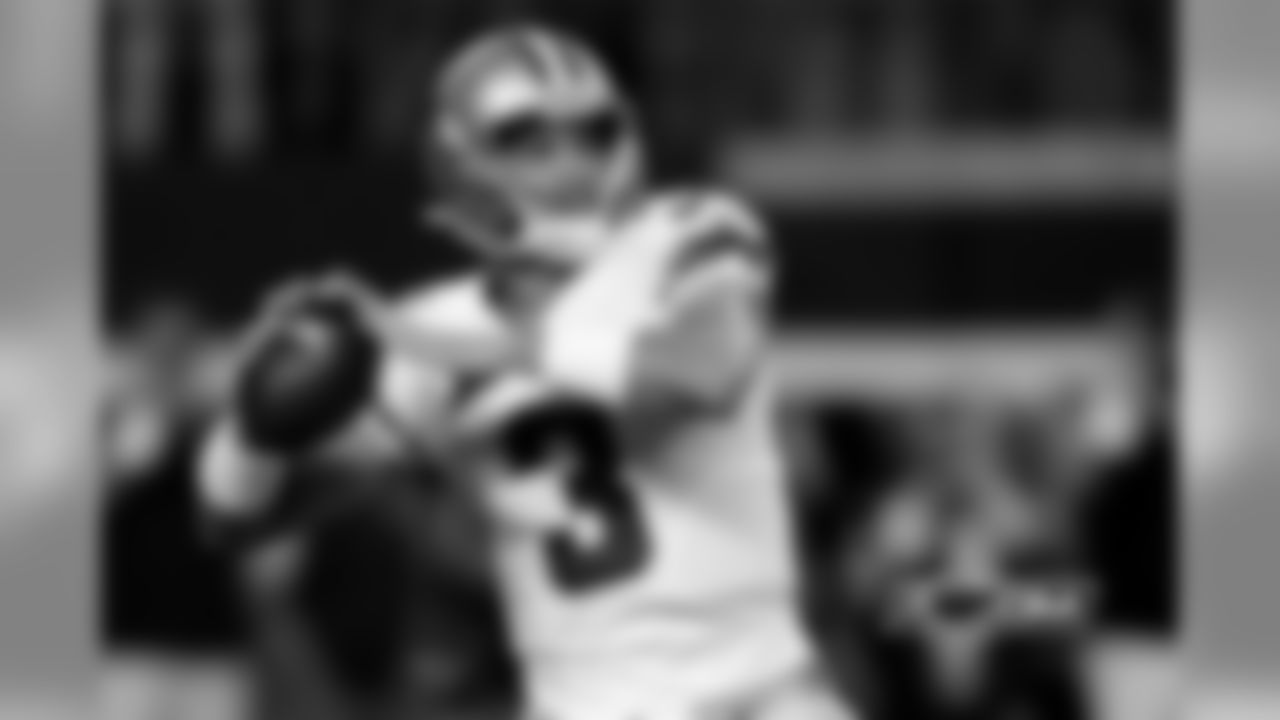 March 24, 2017: Signed quarterback Mark Sanchez to a one-year contract.