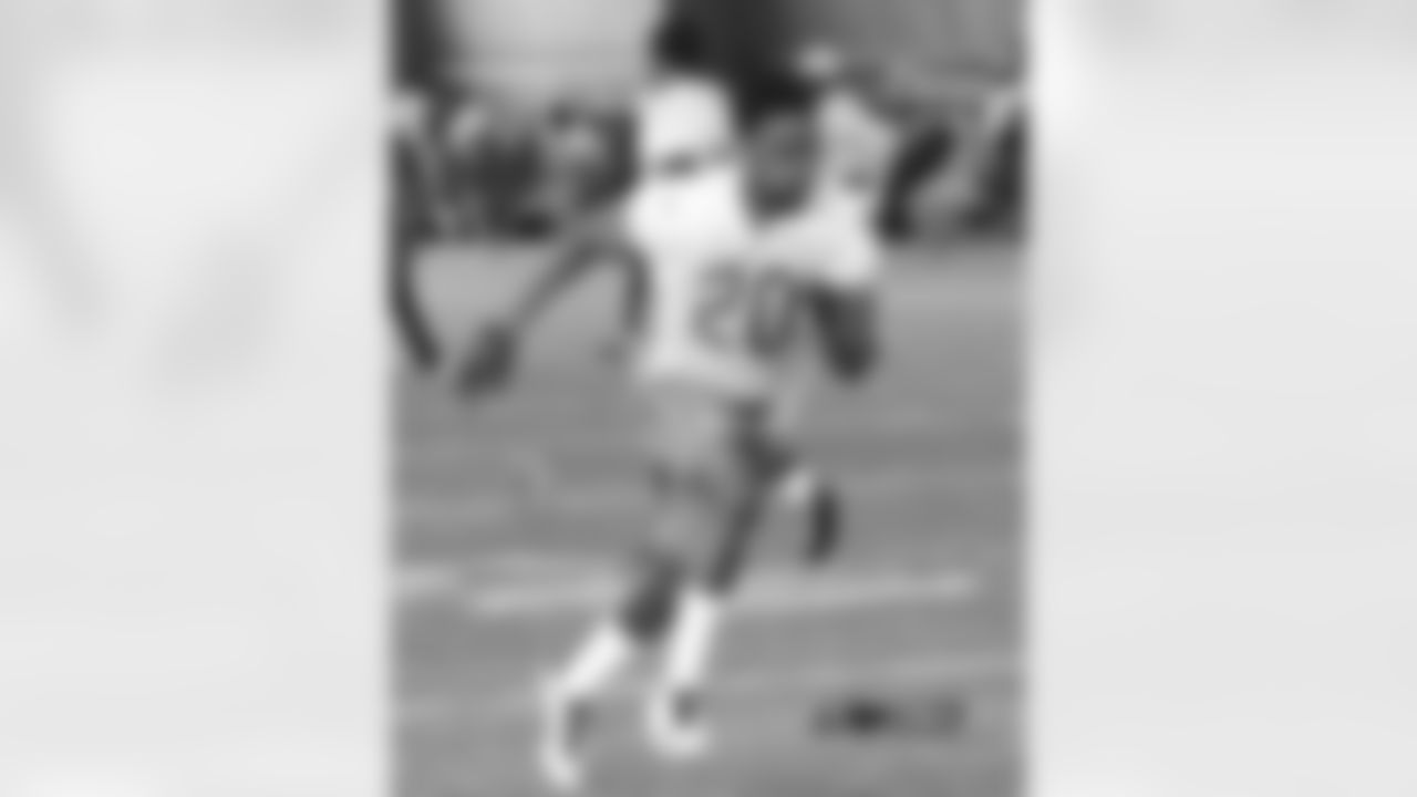 DB De'Vante Bausby