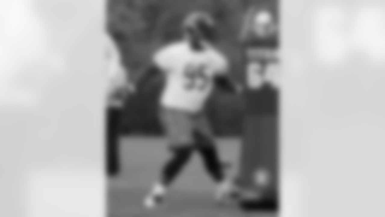 DL Kenton Adeyemi (Now wears #68)