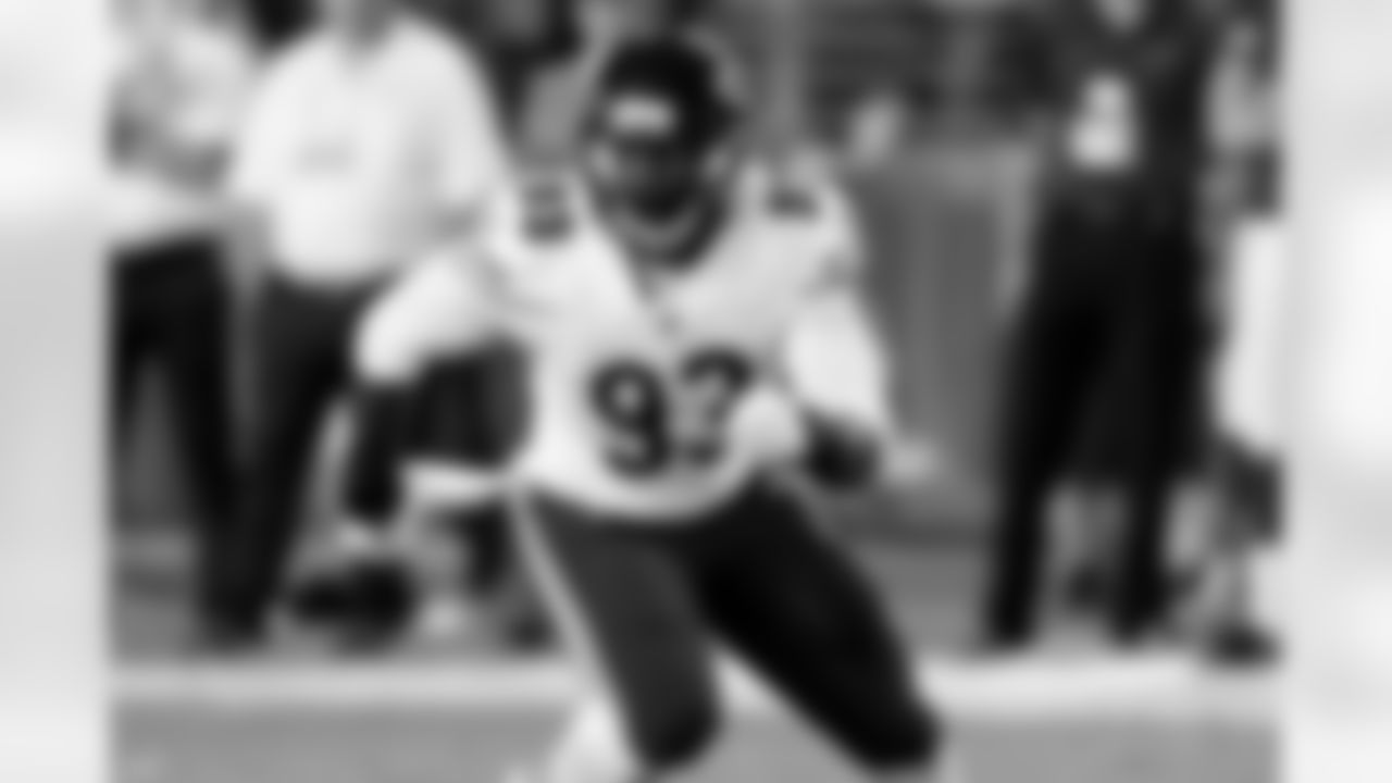 LB Sam Acho