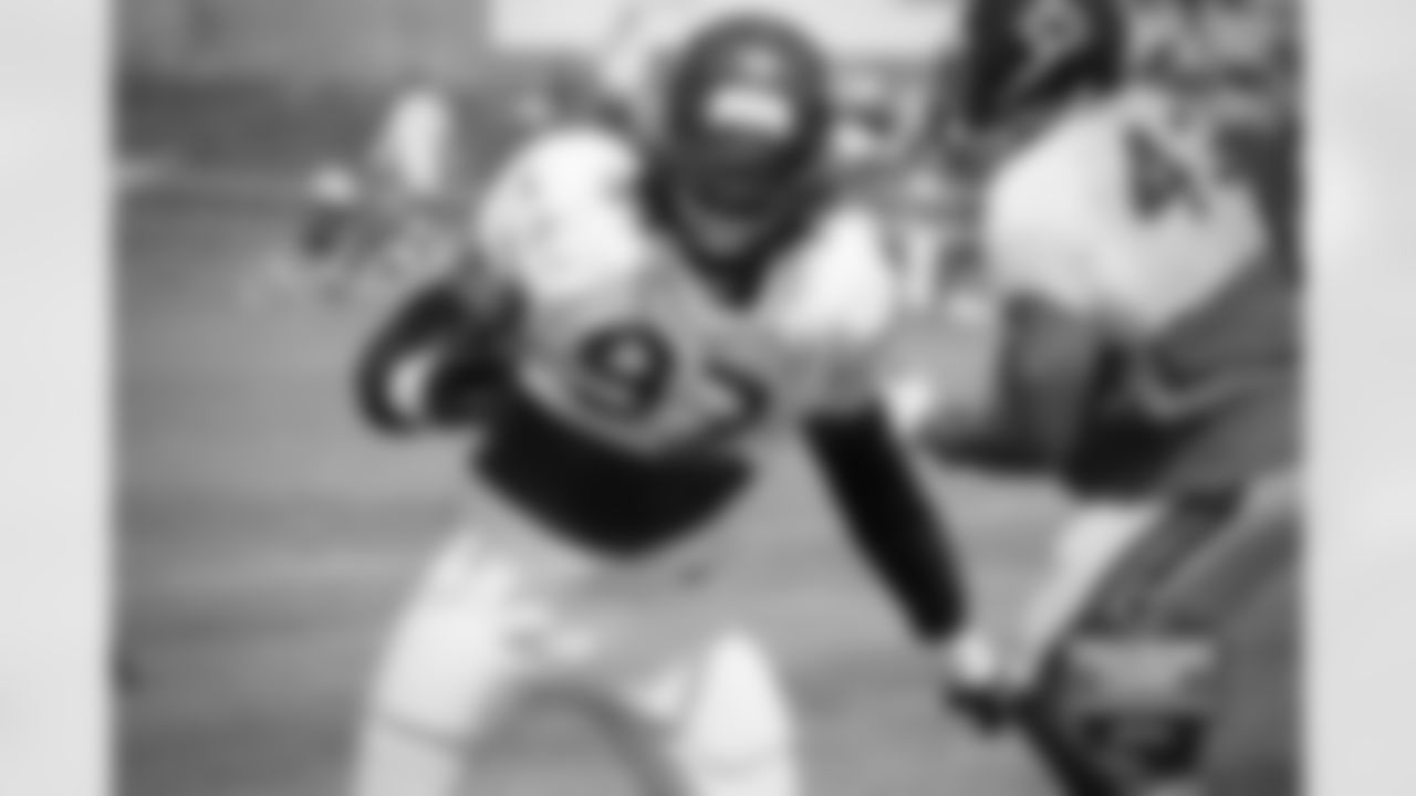 LB Willie Young