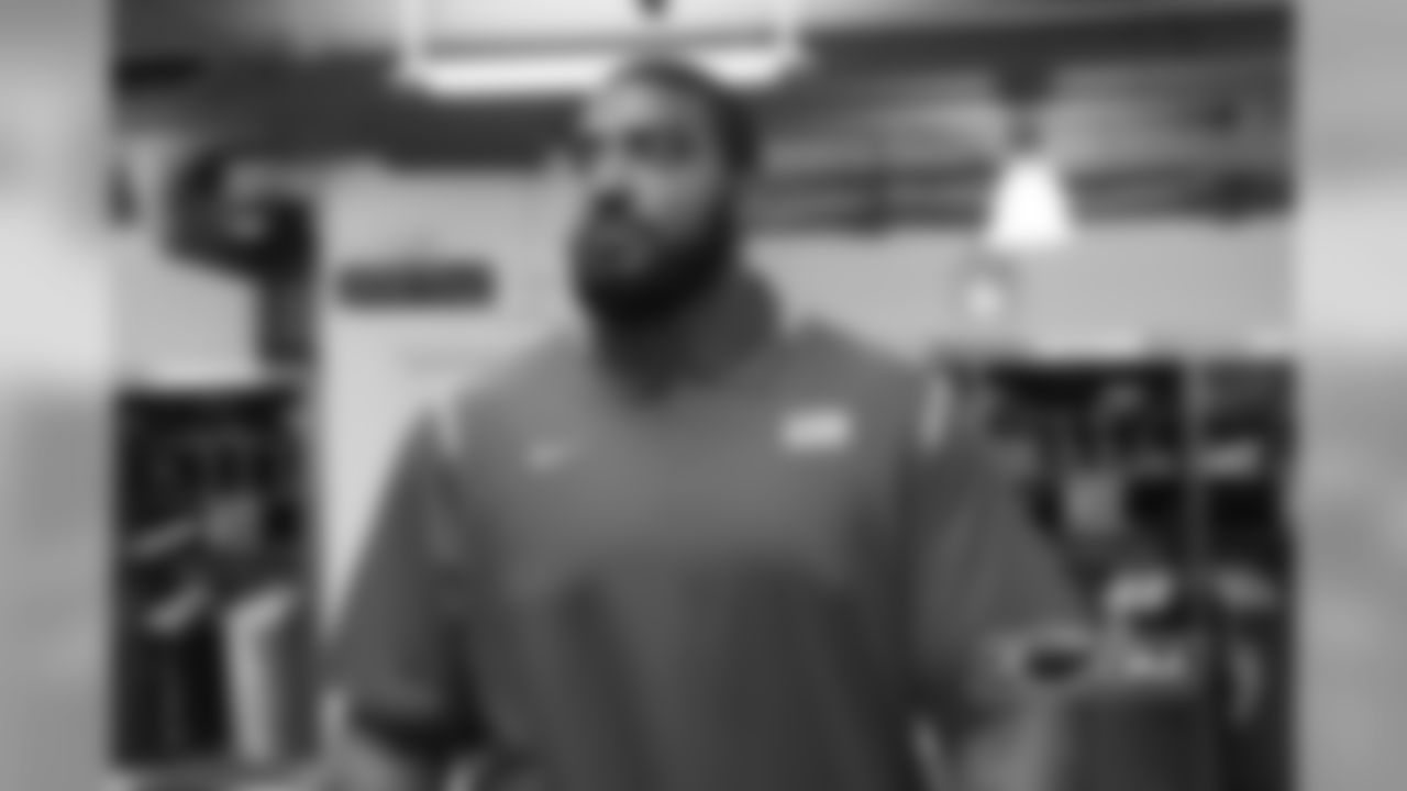 Offensive tackle Bobby Massie