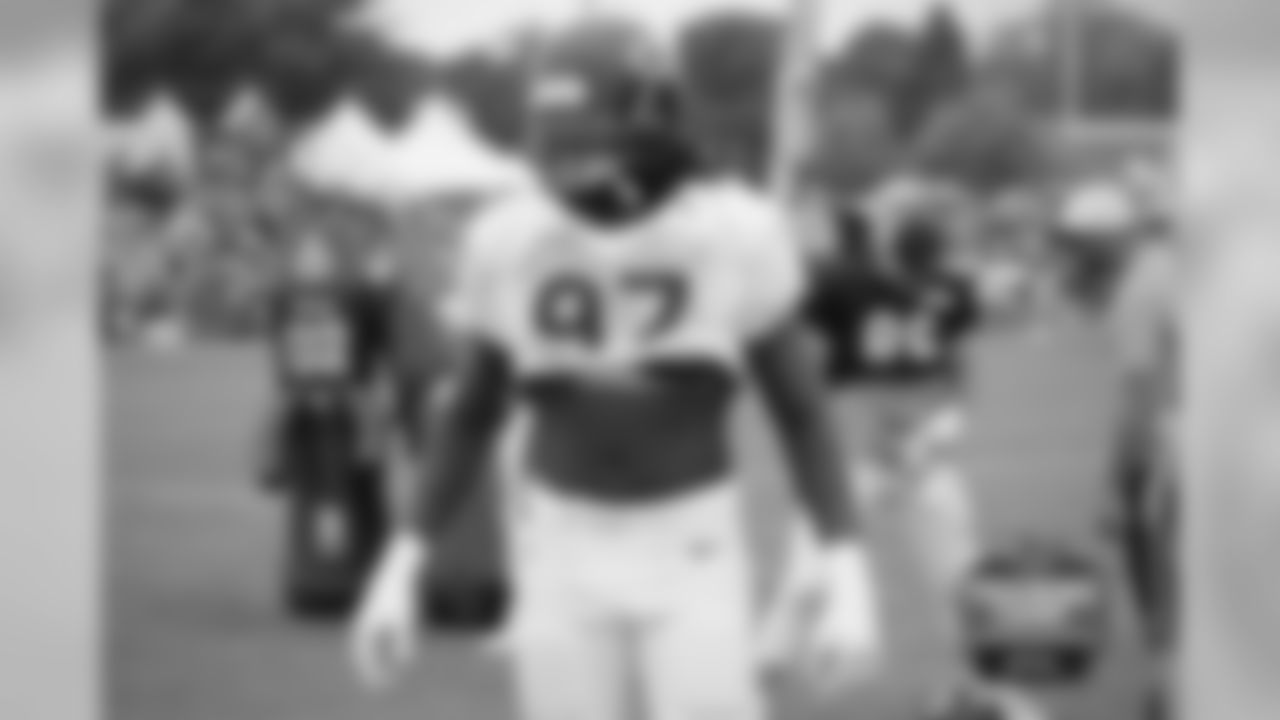 LB Willie Young