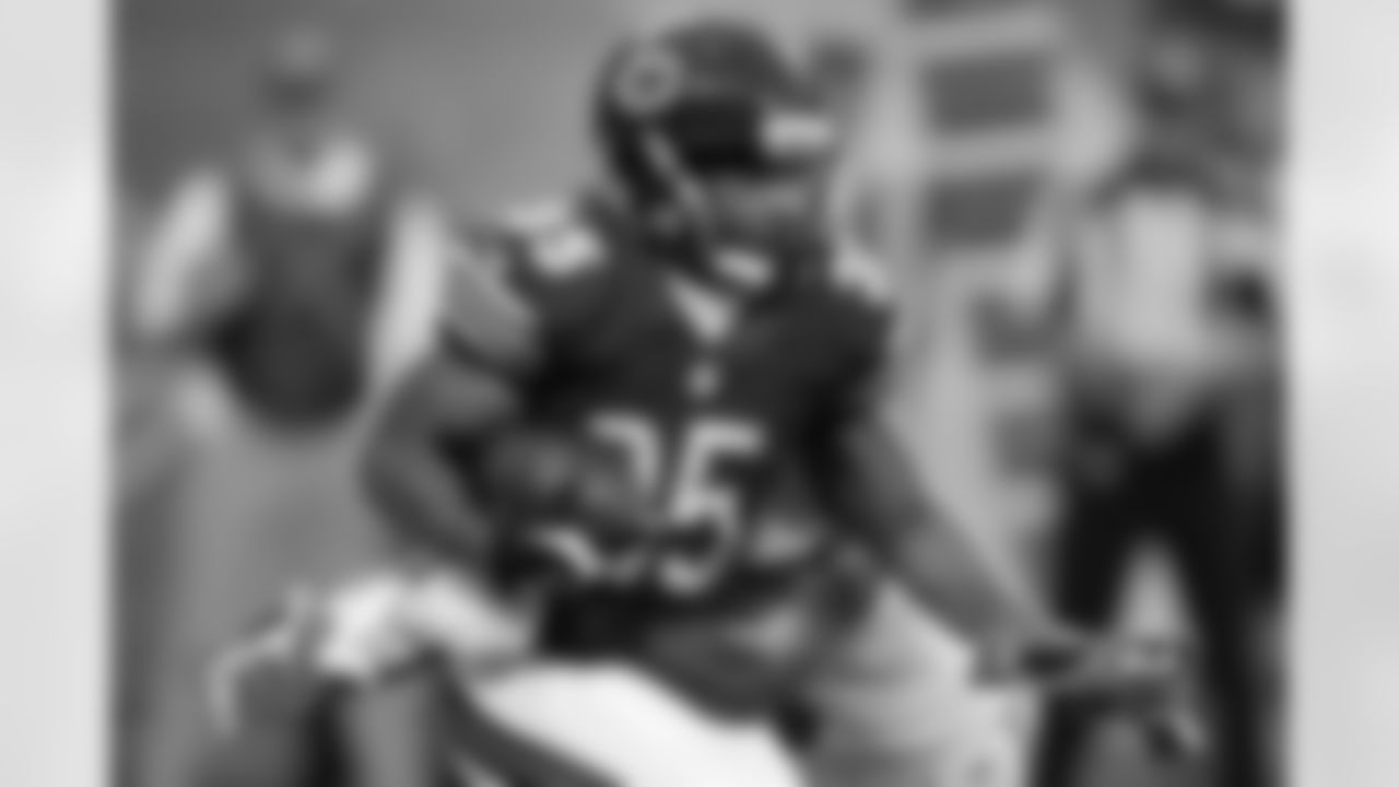 March 9 - Re-signed RB Jacquizz Rodgers, 1 year