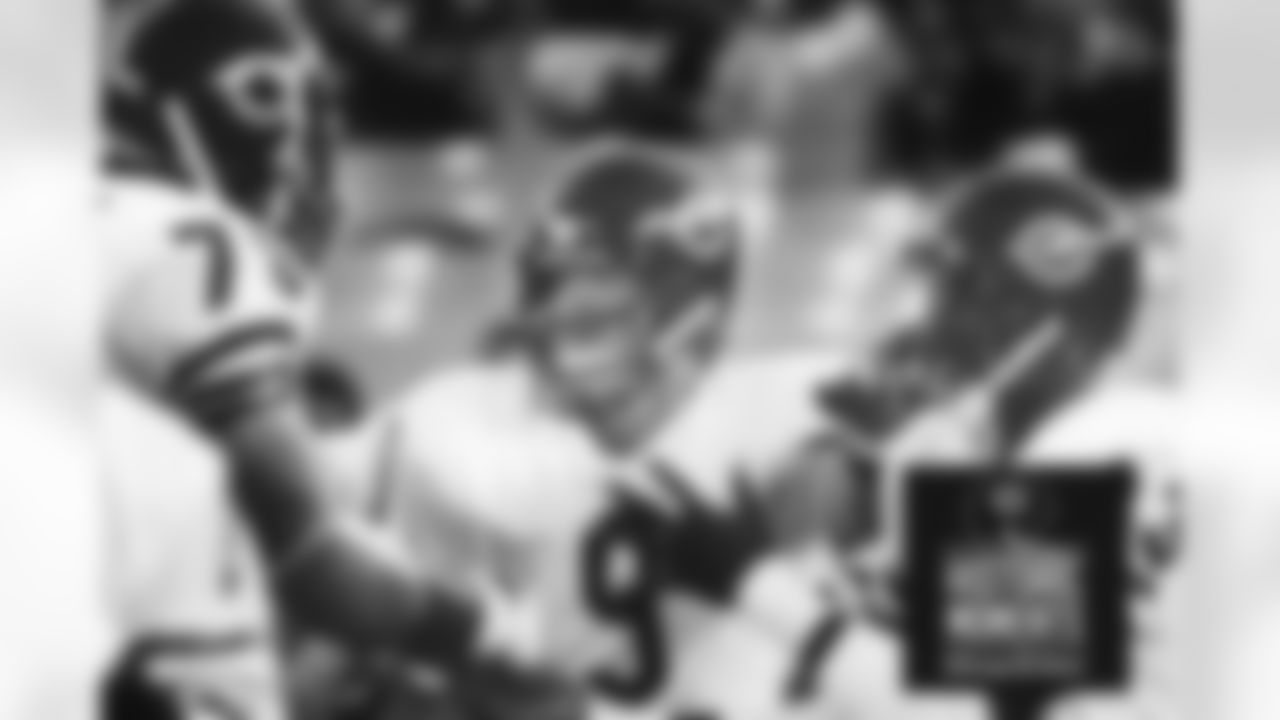 Jim McMahon talked his way into the game and gave one of the most dramatic QB performances in Bears history leading to a comeback victory over the Vikings. Bears Historic Moments - Chicago Tribune