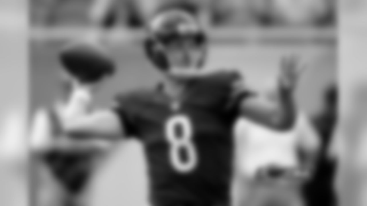 Mar. 4, 2017: Re-signed quarterback Connor Shaw to a one-year contract.