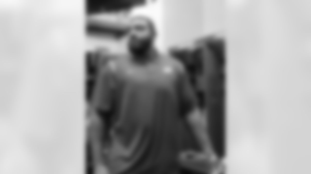 Offensive tackle Bobby Massie