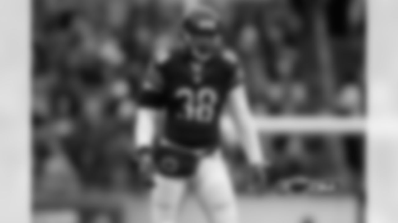 DB Adrian Amos