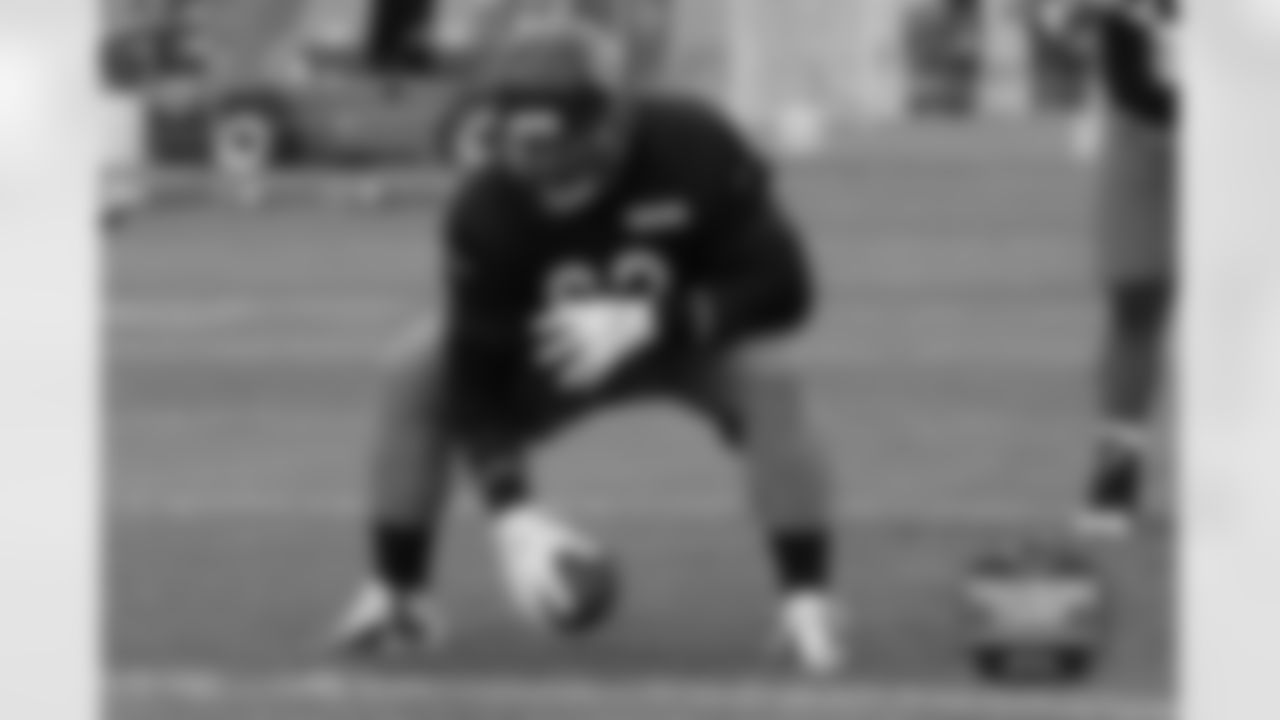 OL Ted Larsen