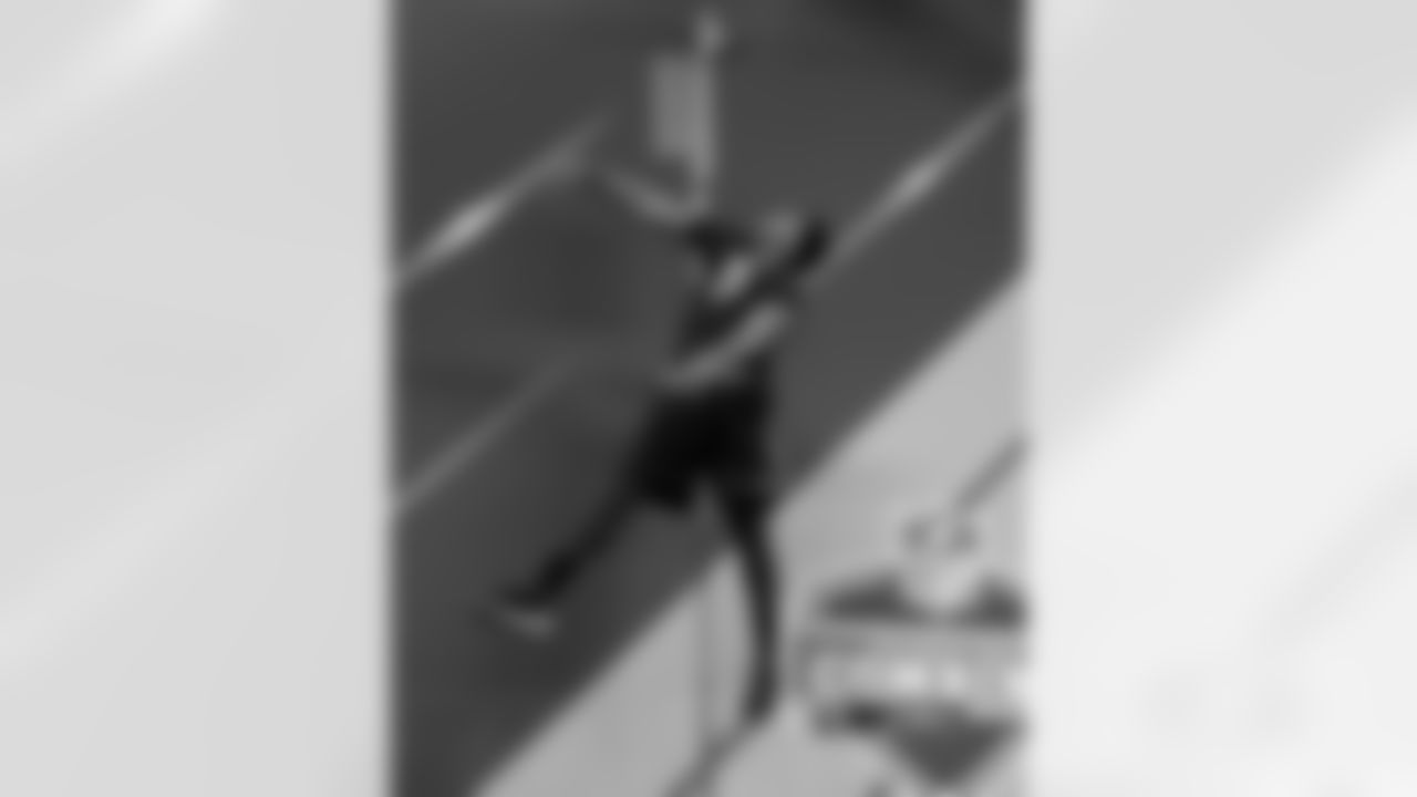 Texas A&M defensive end Myles Garrett records a 41.0 inch vertical jump. (AP Photo/David J. Phillip)