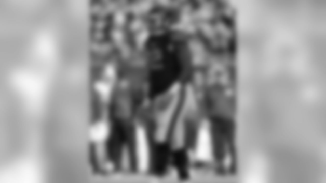 LB Pernell McPhee