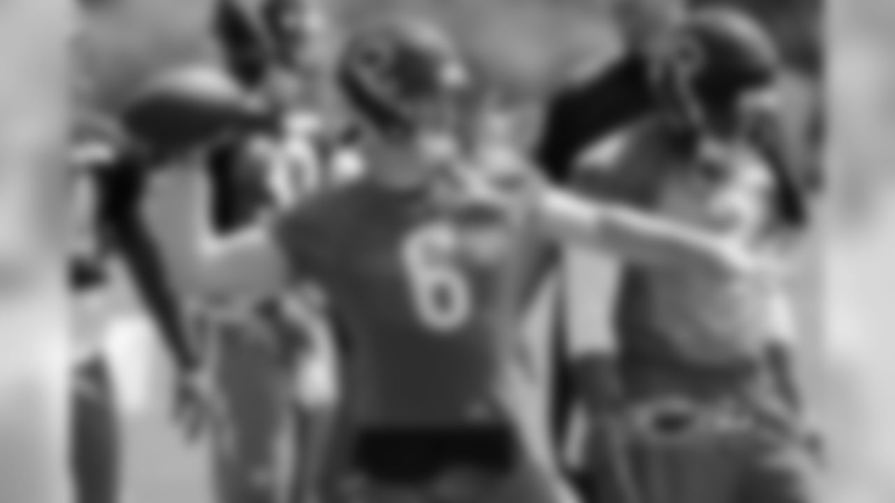 QB Jay Cutler