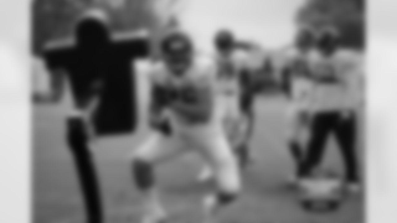 LB Jarrett Grace
