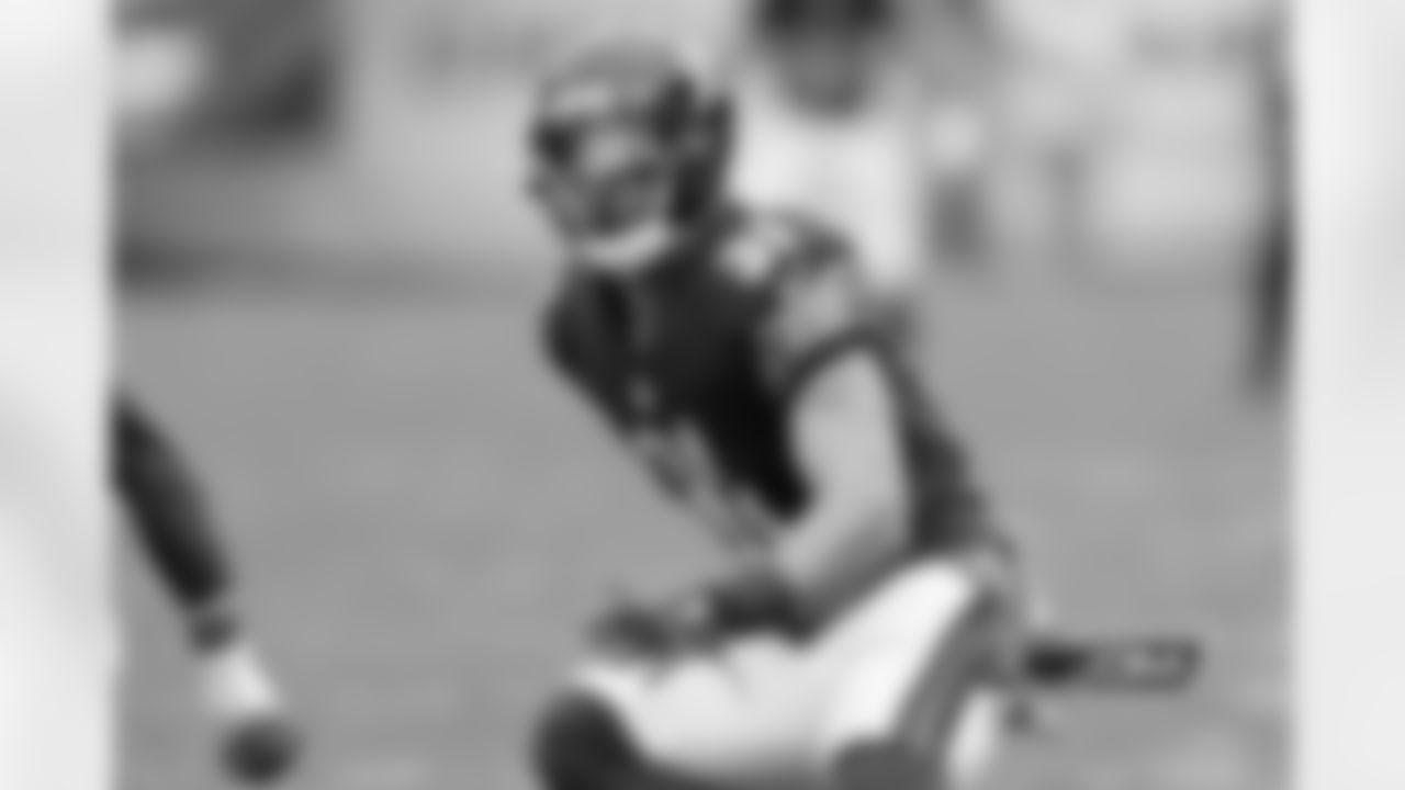 March 25 - Agreed to terms with S Chris Prosinski, 1 year