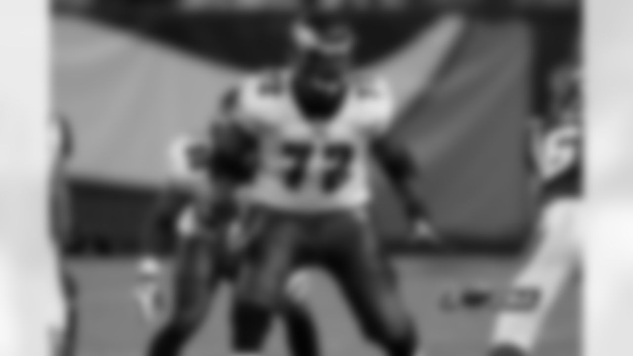 1998 - Tra Thomas, OT - Drafted by the Philadelphia Eagles out of Florida State.