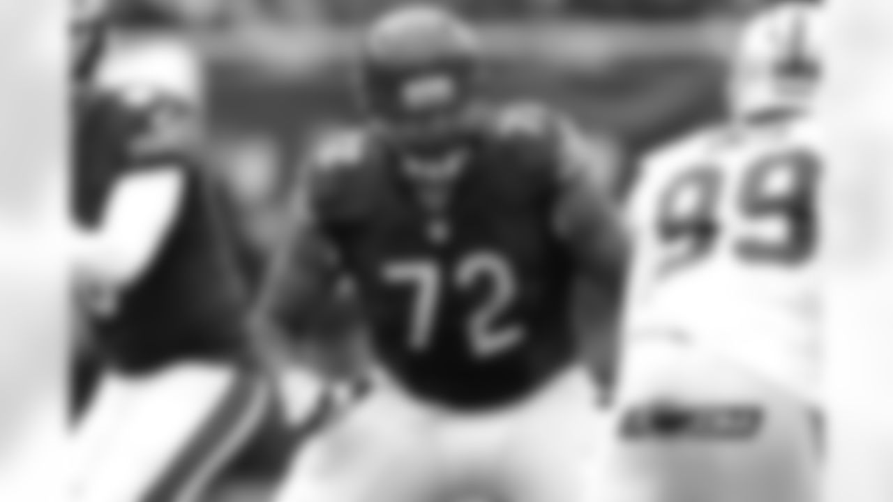 OL Charles Leno